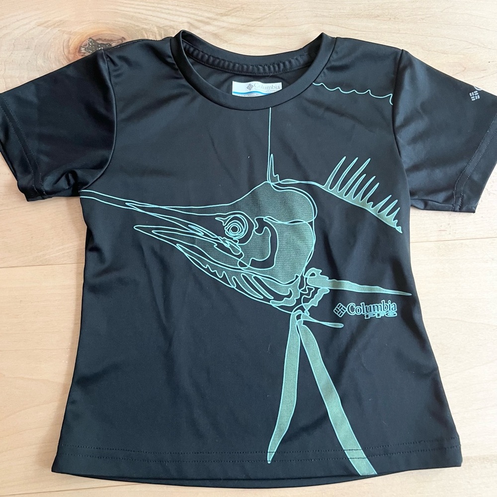 Columbia fishing tshirt